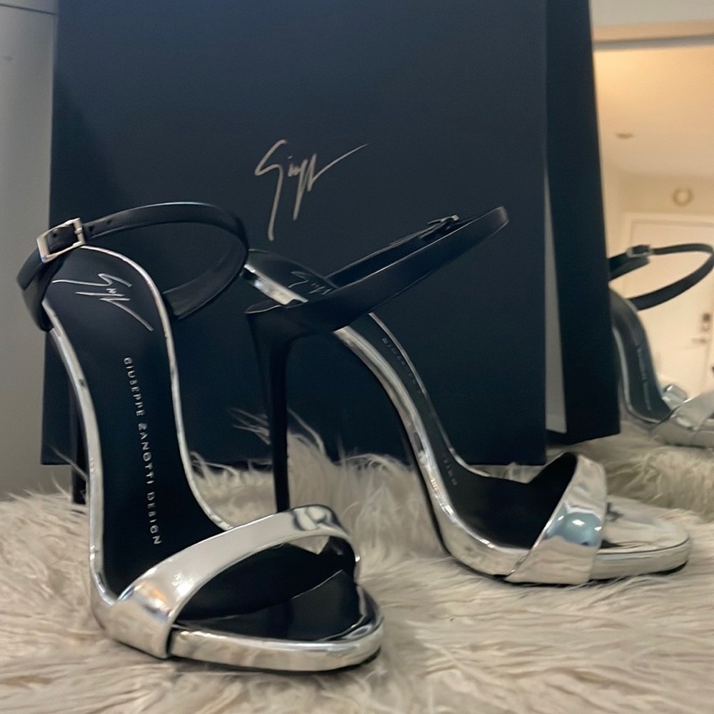 Giuseppe Zanotti Coline Sandal 37